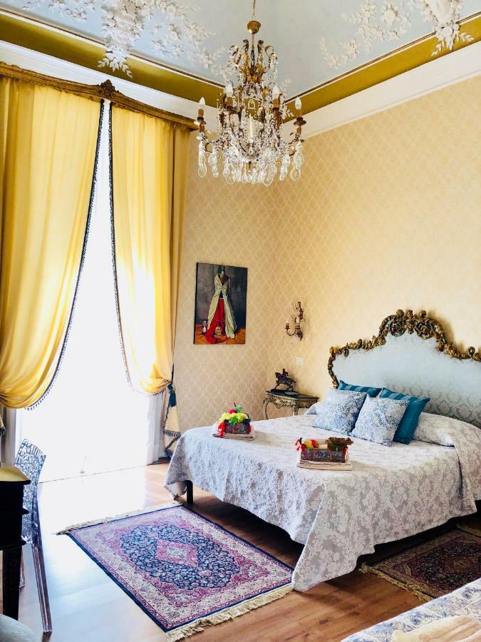 カターニア Dimora Umberto Bed & Breakfast エクステリア 写真